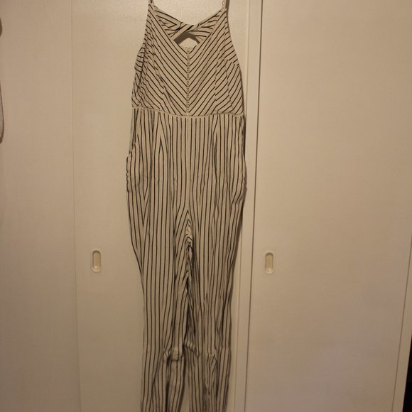 Skies are Blue Romper - Picture 1 of 7